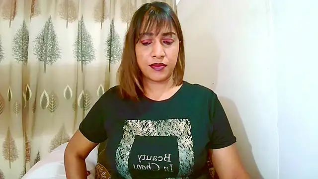 Snapshot of Indian_Erotic69 chatting on 07/08/26, 04:50 Indian Erotic69 online show from 07/08/26, 04:50