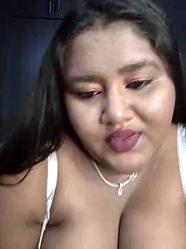 Snapshot of horny_diana chatting on 06/20/26, 05:05 horny diana online show from 06/20/26, 05:05