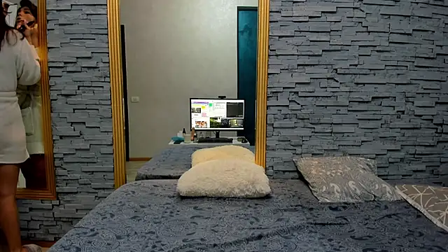 Bella Posh online show from 03/18/25, 07:19