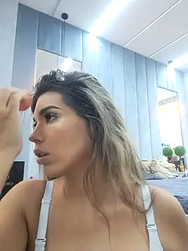 Bella Posh online show from 10/06/25, 06:22