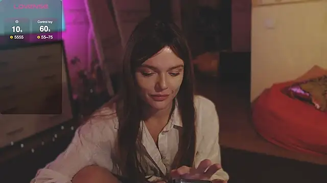 Snapshot of CherryRed_Girl chatting on 02/24/25, 12:41 CherryRed Girl online show from 02/24/25, 12:41