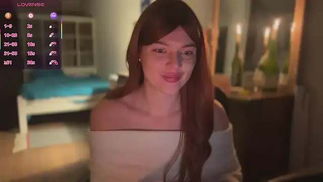 Snapshot of CherryRed_Girl chatting on 10/28/25, 09:06 CherryRed Girl online show from 10/28/25, 09:06