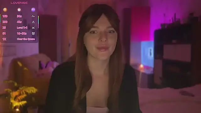 Snapshot of CherryRed_Girl chatting on 11/25/25, 10:21 CherryRed Girl online show from 11/25/25, 10:21