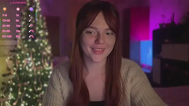 Snapshot of CherryRed_Girl chatting on 12/16/25, 11:43 CherryRed Girl online show from 12/16/25, 11:43