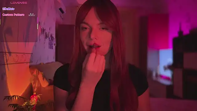 CherryRed Girl online show from 05/05/26, 09:45