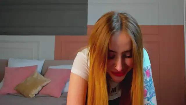 Snapshot of _BunnyDollStella_ chatting on 03/15/25, 12:58 BunnyDollStella online show from 03/15/25, 12:58