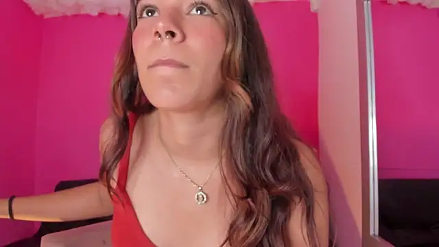 Snapshot of violett_24_ chatting on 03/19/25, 07:06 violett 24 online show from 03/19/25, 07:06