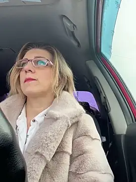 Lusi Luxary online show from 03/08/25, 10:11