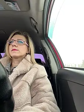 Lusi Luxary online show from 03/11/25, 07:37