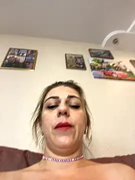 Lusi Luxary online show from 10/23/25, 06:13