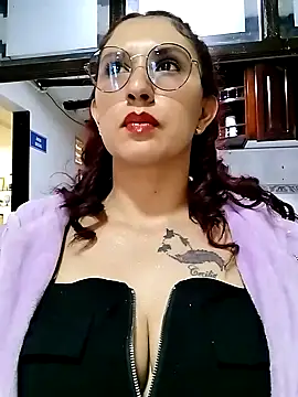 Megan-01- online show from 02/26/25, 08:22