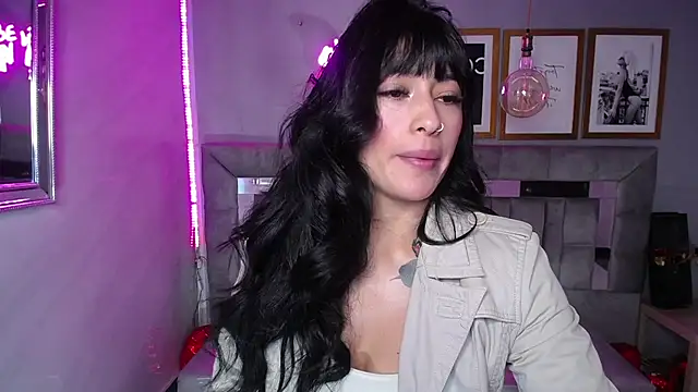 Isabella Collen v online show from 03/10/25, 12:37