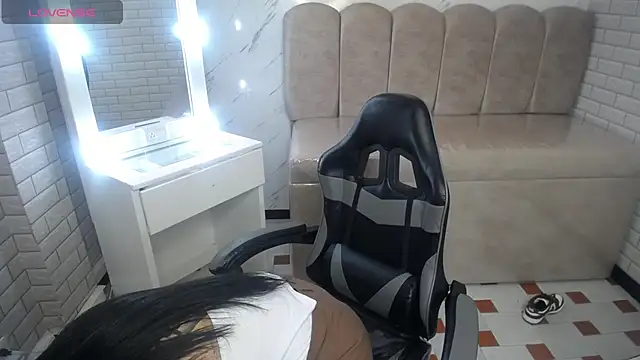 Isabella Collen v online show from 02/25/26, 01:10