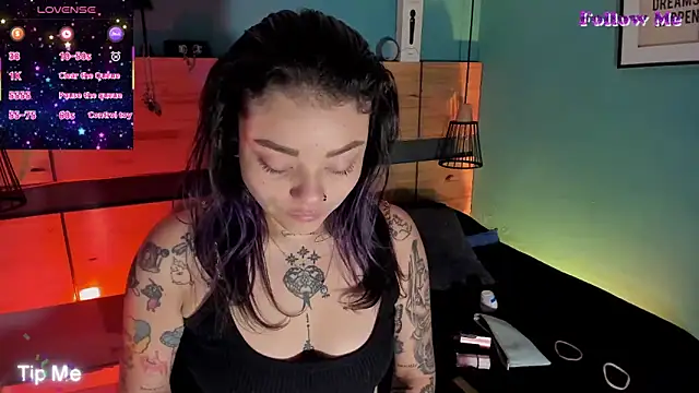 ChloeAllennn online show from 12/22/25, 12:02