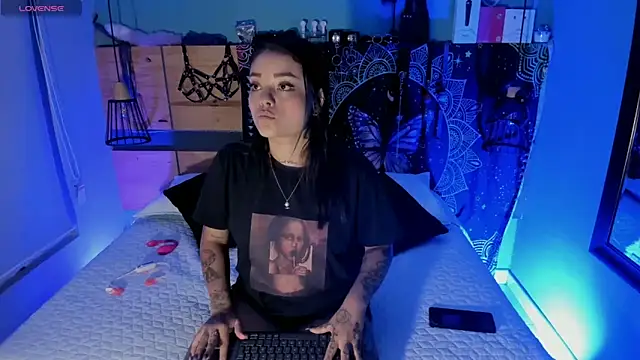 ChloeAllennn online show from 04/28/26, 03:17