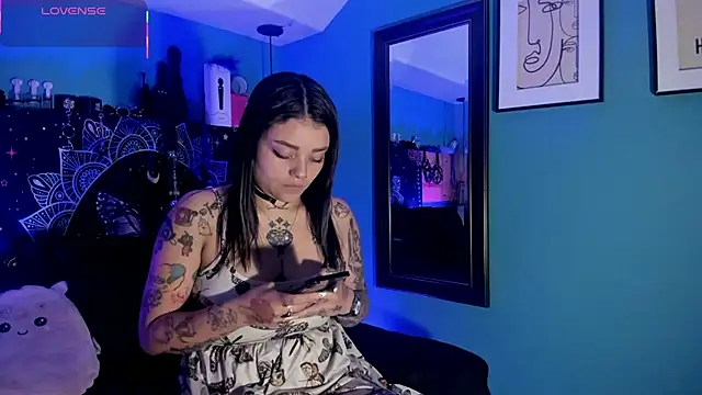 ChloeAllennn online show from 05/06/26, 12:30