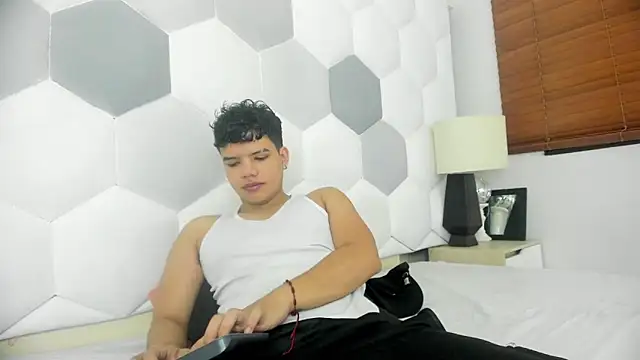 Axel Forte online show from 04/14/26, 01:39