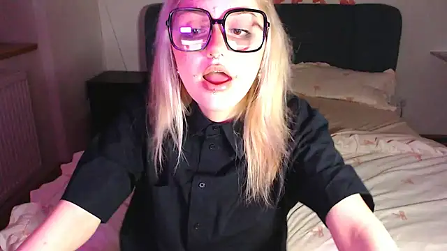 KimiSakura online show from 04/07/26, 06:30