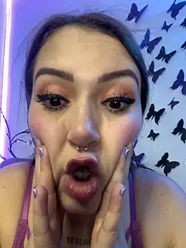 Luna kitty online show from 11/15/25, 12:56