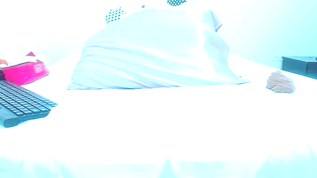 Snapshot of TattyHarrisquirtt chatting on 11/14/25, 03:00 TattyHarrisquirtt online show from 11/14/25, 03:00