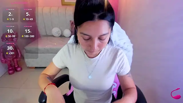 Snapshot of madhison_klain_s chatting on 12/14/25, 01:16 madhison klain s online show from 12/14/25, 01:16