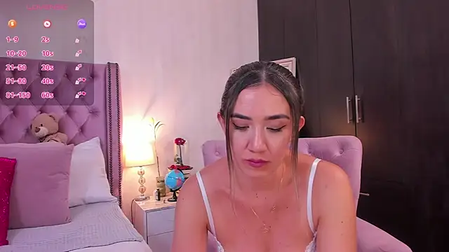 natashaleightt online show from 09/25/25, 02:26