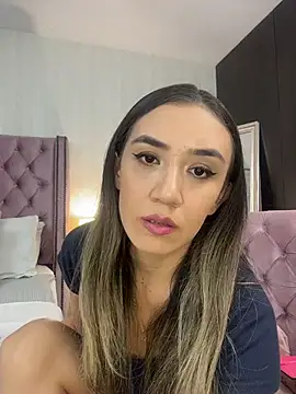 natashaleightt online show from 10/26/25, 11:09