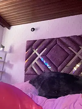 MichelleDiaz Pink online show from 10/13/25, 12:05