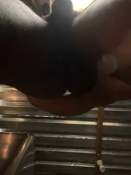 Snapshot of BttmGuy01 chatting on 10/18/25, 01:23 BttmGuy01 online show from 10/18/25, 01:23