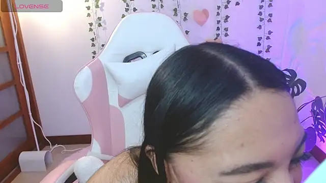 Snapshot of hellokitty__valery chatting on 06/13/26, 03:37 hellokitty valery online show from 06/13/26, 03:37