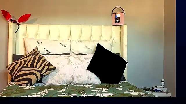 Snapshot of ebonylover1 chatting on 02/18/26, 08:32 ebonylover1 online show from 02/18/26, 08:32