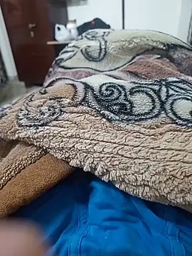 Snapshot of Delhi_BoyBigcock chatting on 12/18/25, 04:07 Delhi BoyBigcock online show from 12/18/25, 04:07