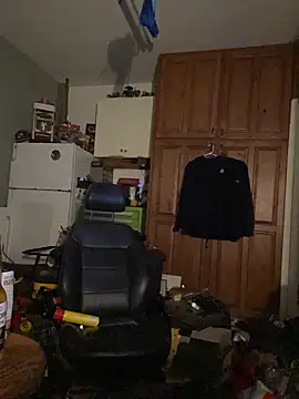 Polaroid White online show from 11/18/25, 10:47