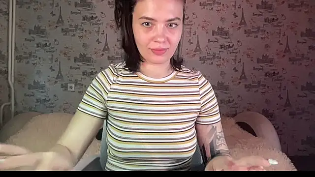 Just Scarlet  online show from 09/23/25, 10:51