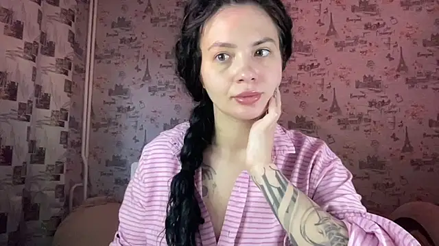 Snapshot of Just_Scarlet_ chatting on 09/29/25, 11:04 Just Scarlet online show from 09/29/25, 11:04