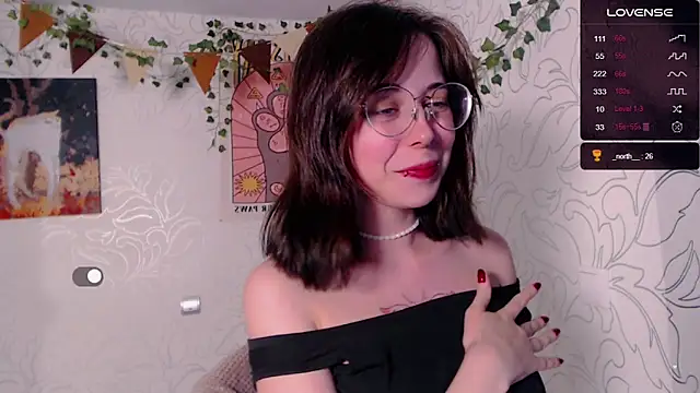 Snapshot of _miraclecattt_ chatting on 12/14/25, 02:33 miraclecattt online show from 12/14/25, 02:33