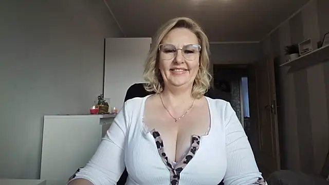 DianaLive online show from 02/25/26, 07:29