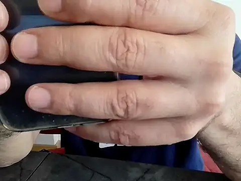 Snapshot of alykemylove01 chatting on 11/13/25, 10:25 alykemylove01 online show from 11/13/25, 10:25