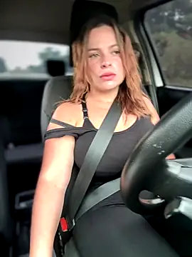 Snapshot of gynna_kimera chatting on 10/17/25, 12:19 gynna kimera online show from 10/17/25, 12:19