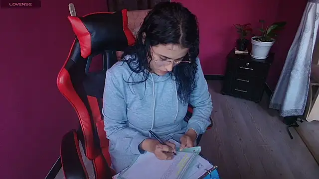 SophiTay online show from 04/16/26, 10:23