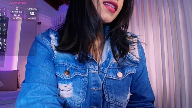 hannah thomson  online show from 03/03/25, 07:39