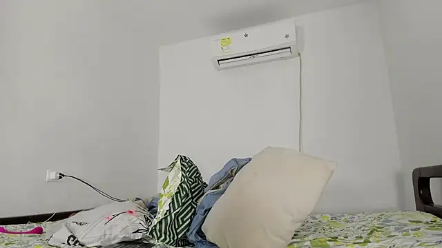 flor herrera01 online show from 03/22/25, 08:51