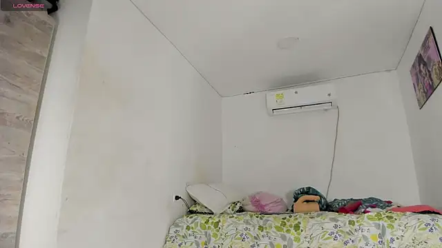 flor herrera01 online show from 09/19/25, 05:09