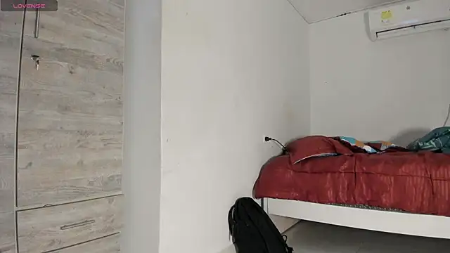 flor herrera01 online show from 09/27/25, 05:01