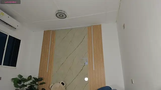 flor herrera01 online show from 04/12/26, 04:39