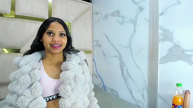 Snapshot of Kendall_6669 chatting on 11/04/25, 12:59 Kendall 6669 online show from 11/04/25, 12:59