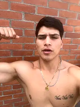 MaxxxSteil online show from 10/17/25, 01:57