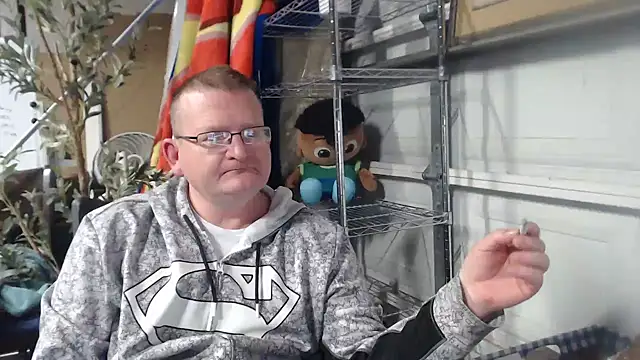 Randomoldguy615 online show from 03/11/25, 12:11