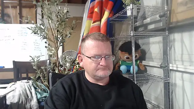 Randomoldguy615 online show from 03/18/25, 12:16