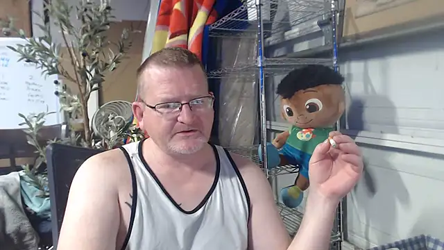 Randomoldguy615 online show from 03/19/25, 12:48